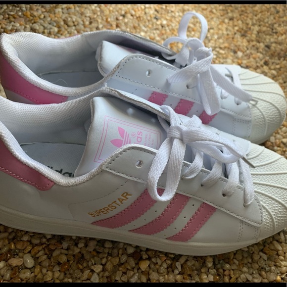 💖 Adidas Superstar 💫 kicks - Picture 2 of 8